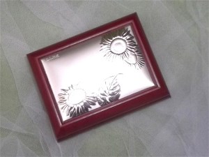 Cofanetto legno/argento portagioie portaconfetti con girasoli 11x9 Cofanetto legno/argento portagioie portaconfetti con girasoli 11x9